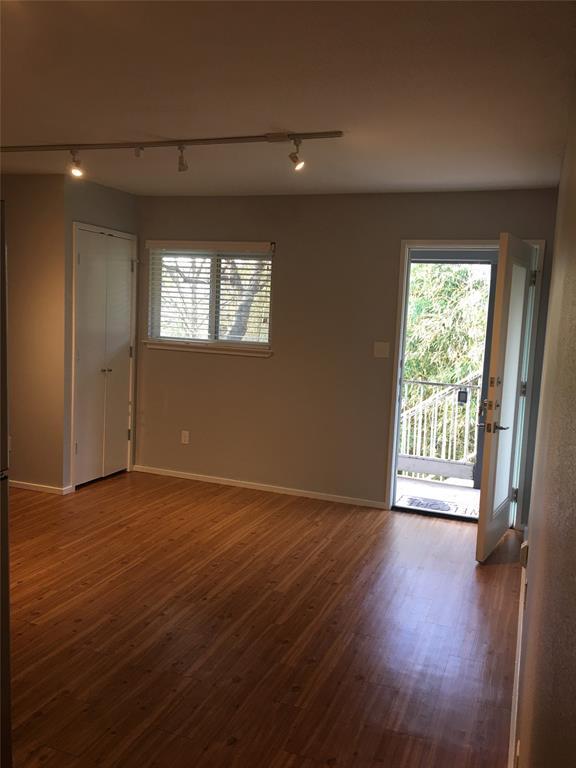Brentwood Terrace photo 3