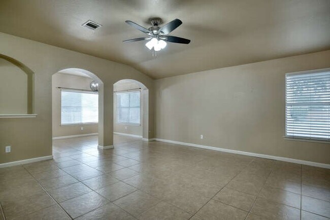 3100 Kissatchie Trail Round Rock, TX 78664 photo 4