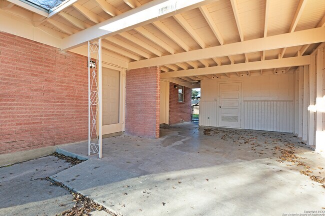 1603 Peterson Ave San Antonio, TX 78224 photo 3