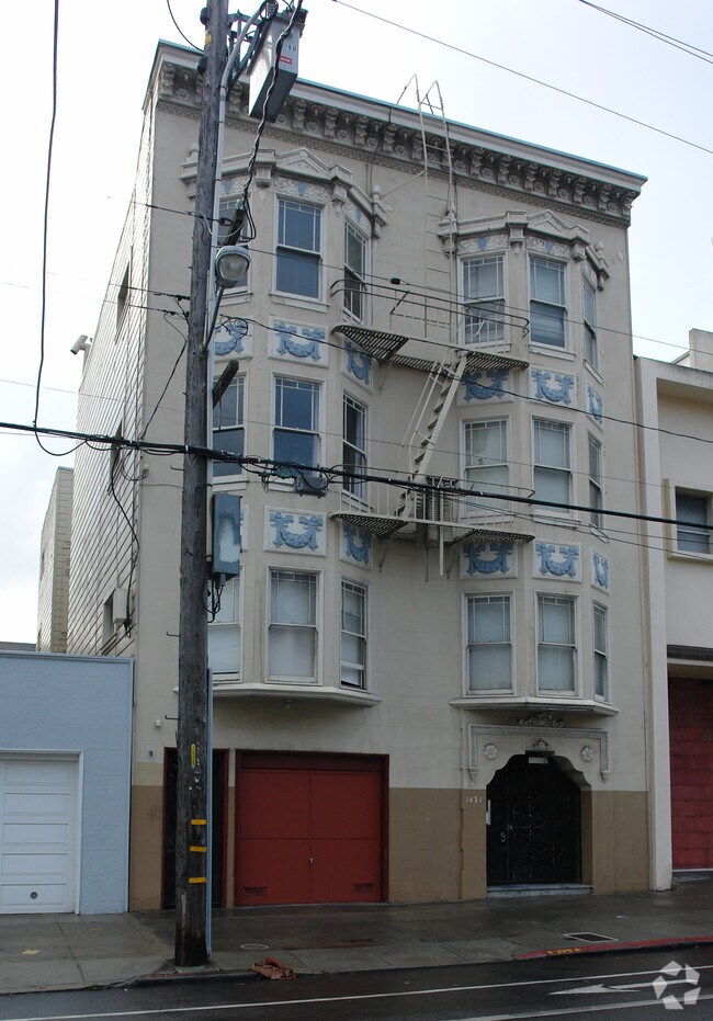 1431 Grove photo 3