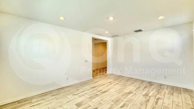 1454 W J Waltz Wy Apache Junction, AZ 85120 photo 5