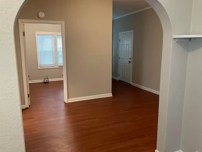 618 W 7th St Antioch, CA 94509 photo 4
