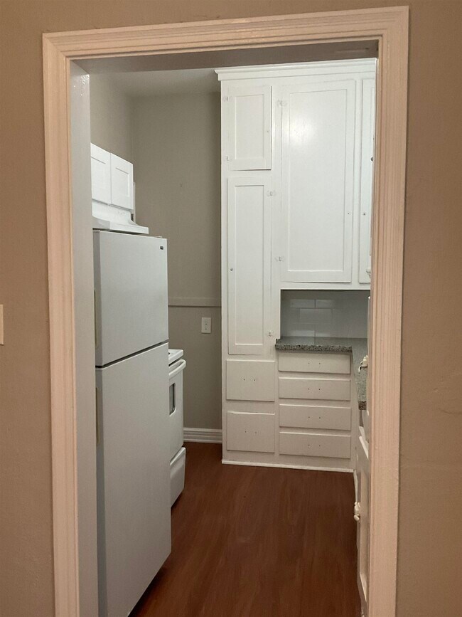 618 W 7th St Antioch, CA 94509 photo 3