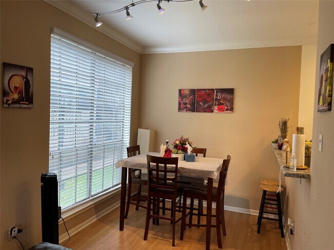 8055 Cambridge Street, Houston, TX 77054 photo 5