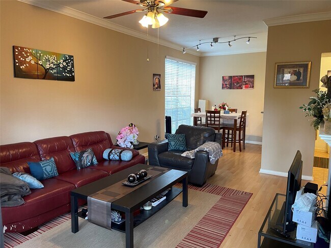 8055 Cambridge Street, Houston, TX 77054 photo 2