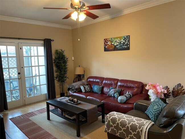 8055 Cambridge Street, Houston, TX 77054 photo 3