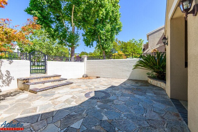 3931 Mosher Dr San Jose, CA 95135 photo 2
