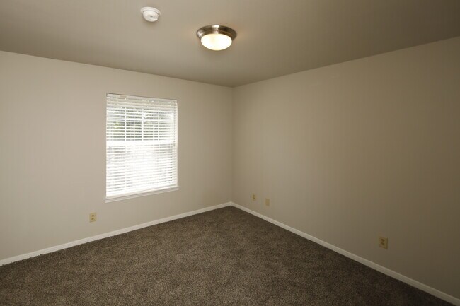 Park Yellowstone Apartment Homes photo 4