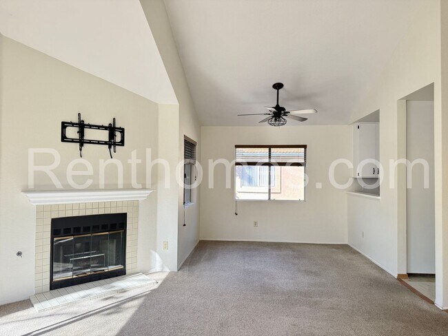 11263 Avenida De Los Lobos San Diego, CA 92127 photo 3