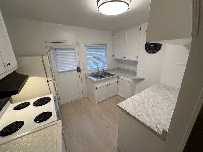 9823 N Gate Rd SW Lakewood, WA 98498 photo 4