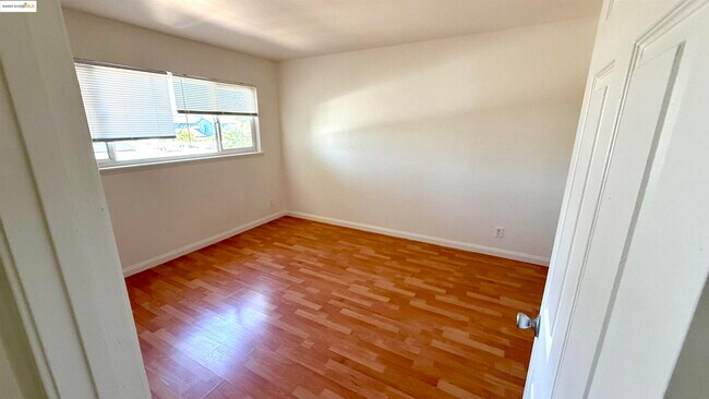 10100 Walnut Street, Oakland, CA 94603 photo 5