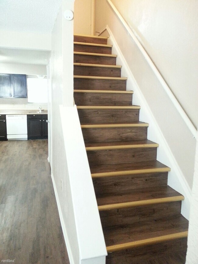 640 South Rogers Road, Irving, TX 75060 photo 5