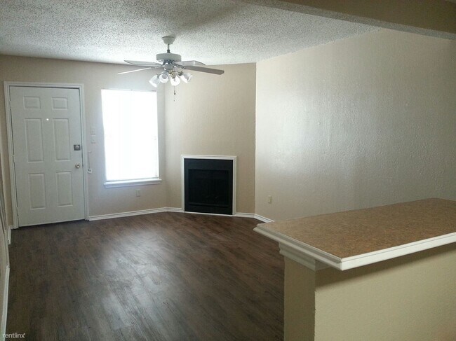 640 South Rogers Road, Irving, TX 75060 photo 4