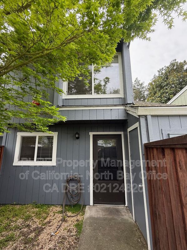 687 Racquet Club Cir Rohnert Park, CA 94928 photo 2