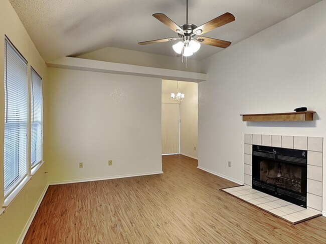 8529 Gatlinburg Drive, Fort Worth, TX 76123 photo 3