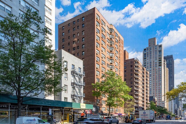 166 E 35th St New York, NY 10016 photo 4