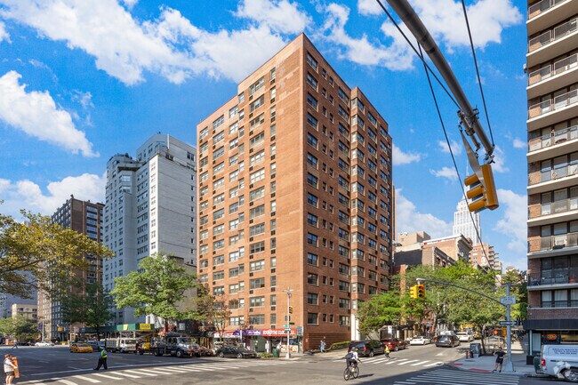 166 E 35th St New York, NY 10016 photo 2