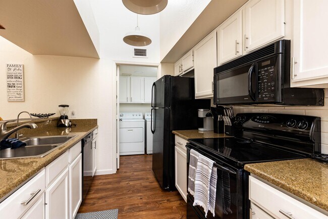 1111 West Summit Place - 10Unit 10 photo 4