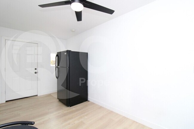 711 West 1st Street #3 photo 4