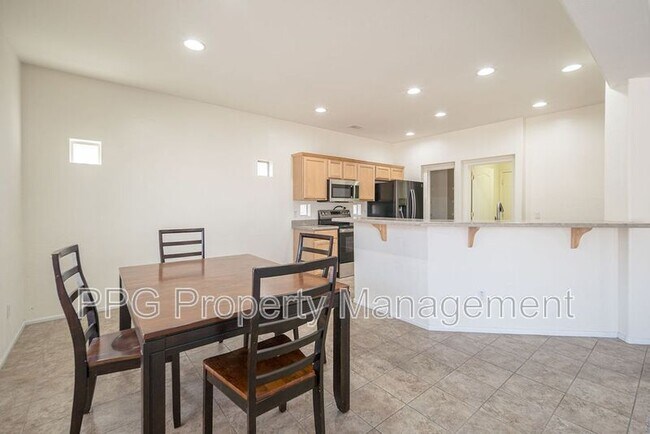 13819 W Mauna Loa Ln photo 5