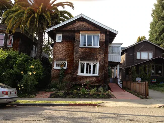 2615 Parker St Berkeley, CA 94704 photo 5