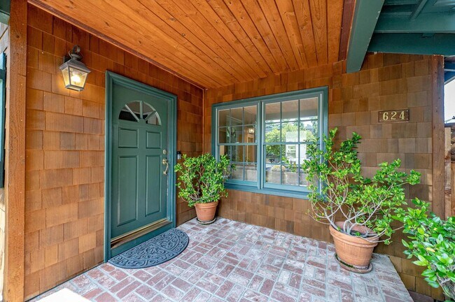 624 Harvard Ave Menlo Park, CA 94025 photo 3