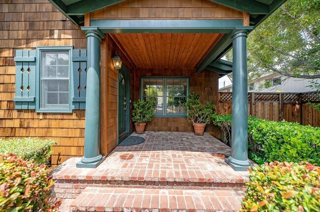 624 Harvard Ave Menlo Park, CA 94025 photo 4