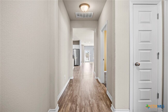 133 Spanish Foal Trail, Georgetown, TX 78626 photo 4