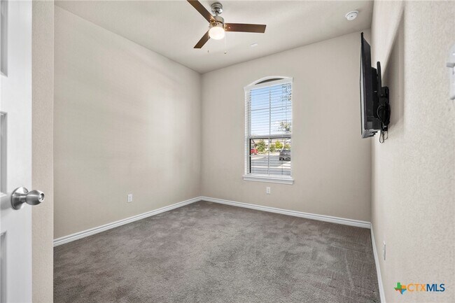 133 Spanish Foal Trail, Georgetown, TX 78626 photo 5