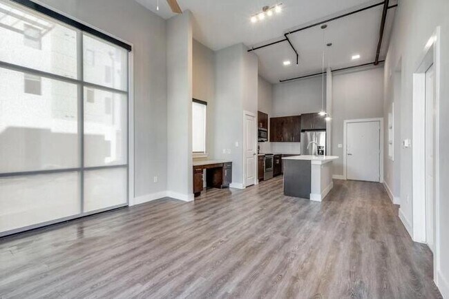 6021 Parker Blvd North Richland Hills, TX 76180 photo 2