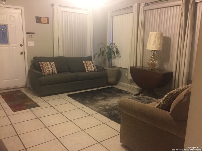 7031 Symphony Ln San Antonio, TX 78214 photo 3