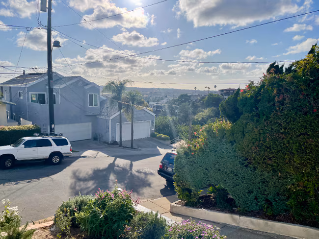 1828 Guy St San Diego, CA 92110 photo 4