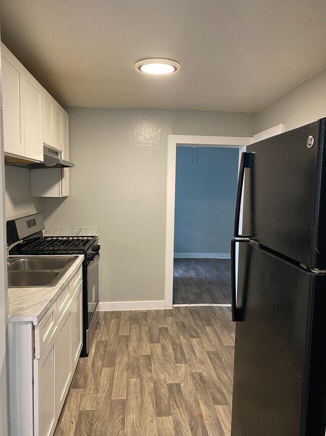 602 Lovett Ave San Antonio, TX 78211 photo 2