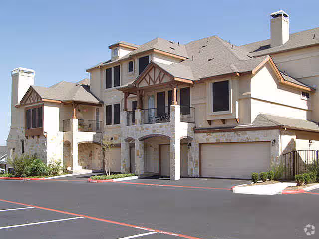 Landing At Round Rock photo 4