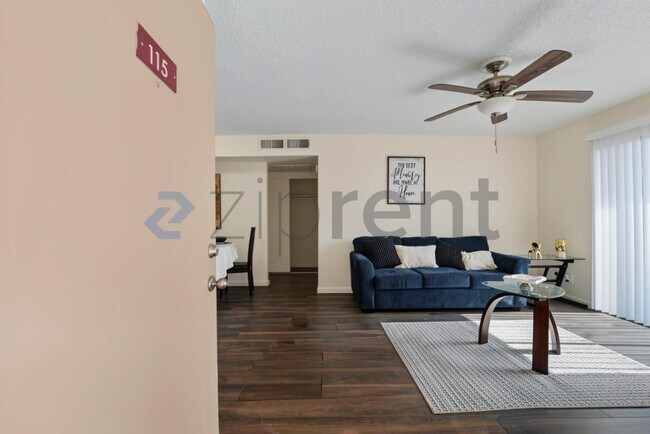 Unit 115 photo 3