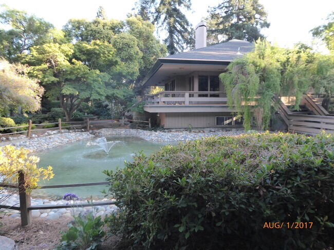 151 Buckingham Dr Santa Clara, CA 95051