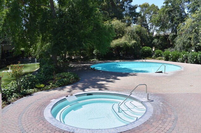 151 Buckingham Dr Santa Clara, CA 95051 photo 4