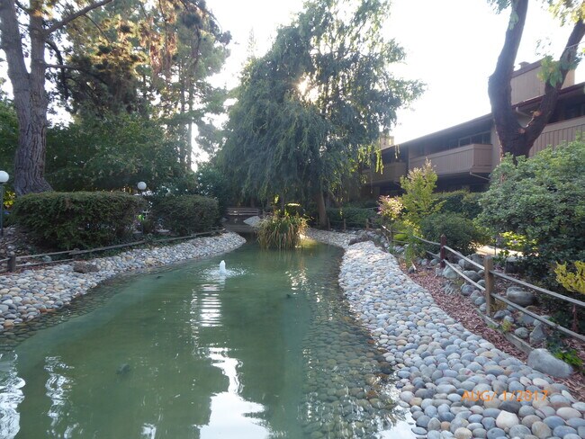 151 Buckingham Dr Santa Clara, CA 95051 photo 3