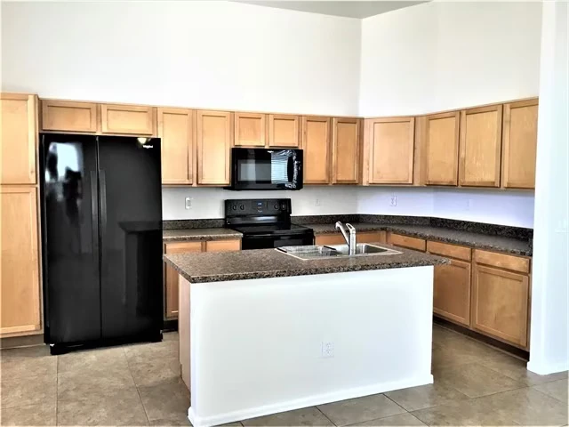 15872 W Adams St Goodyear, AZ 85338 photo 4