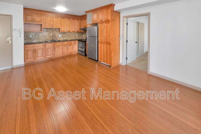 1459 MacArthur Blvd Oakland, CA 94602 photo 3