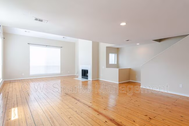2724 Shelby Ave Dallas, TX 75219 photo 3