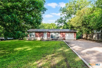 2052 Gruene Rd New Braunfels, TX 78130 photo 2