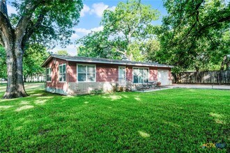 2052 Gruene Rd New Braunfels, TX 78130 photo 3