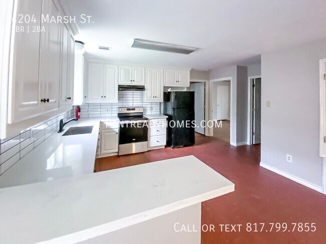 4204 Marsh St Bryan, TX 77803 photo 3