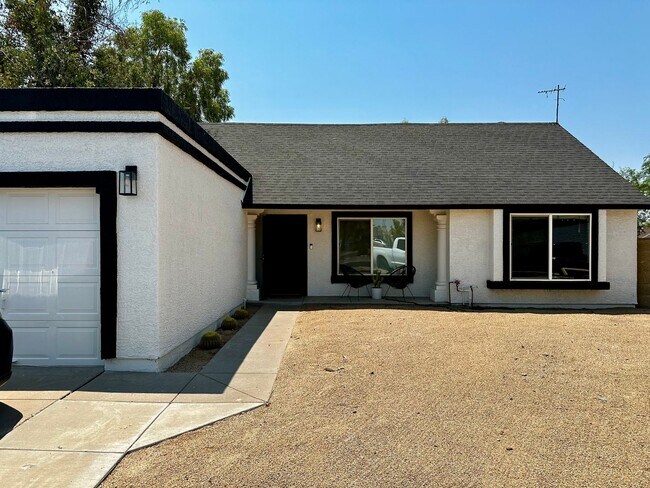 4528 West Kristal Way, Glendale, AZ 85308 photo 4