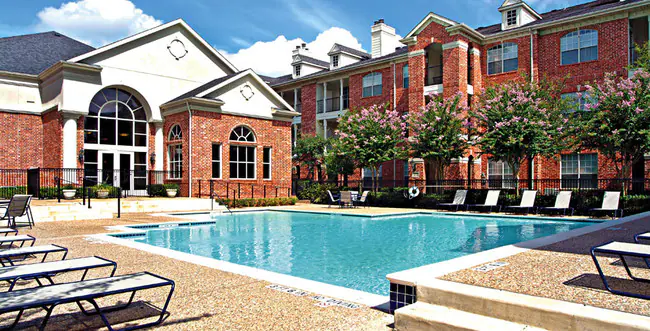 Lanesborough Apartments photo 3