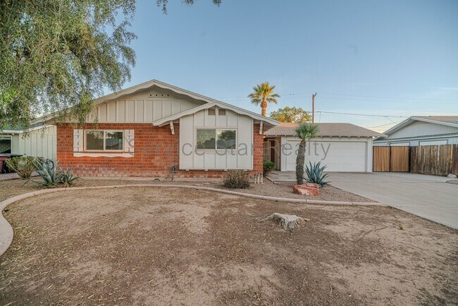 8301 E Indianola Ave Scottsdale, AZ 85251 photo 2