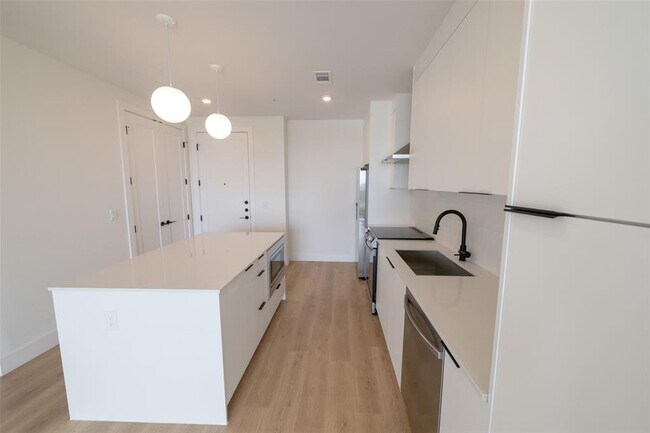 1701 Simond Ave Ave Austin, TX 78723 photo 5