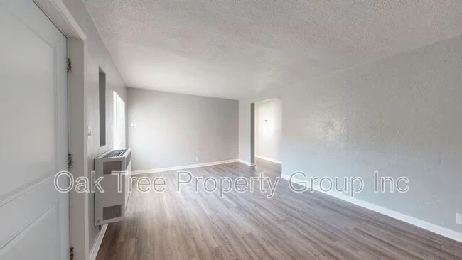6621 Bancroft Ave Oakland, CA 94605 photo 2