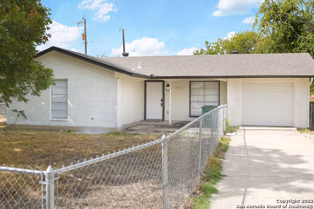 1411 San Andreas St San Antonio, TX 78228 photo 2